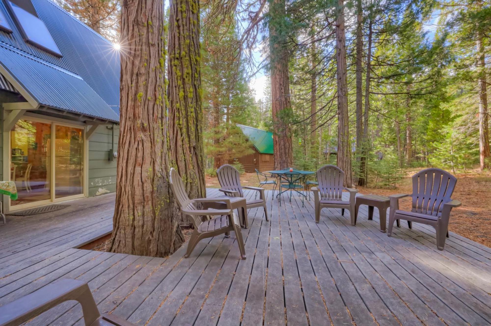 Spacious Classic Cabin Retreat- Near Lassen Mill Creek エクステリア 写真